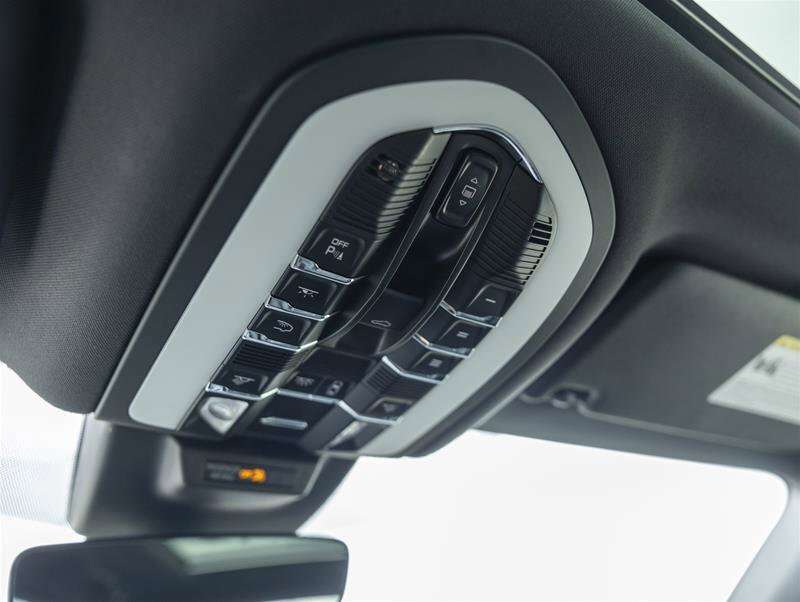 2025 Porsche Macan Base Black thumb 33