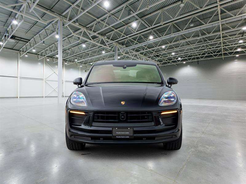 2025 Porsche Macan Base Black alt 2