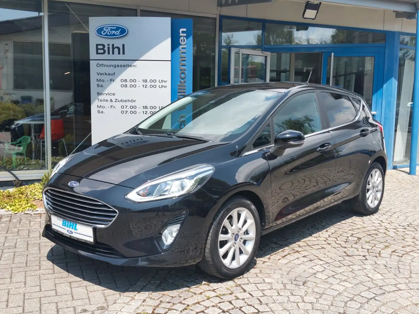 Ford Fiesta Titanium Navi Winterp. Klimaautom. Parkp. Noir - 2