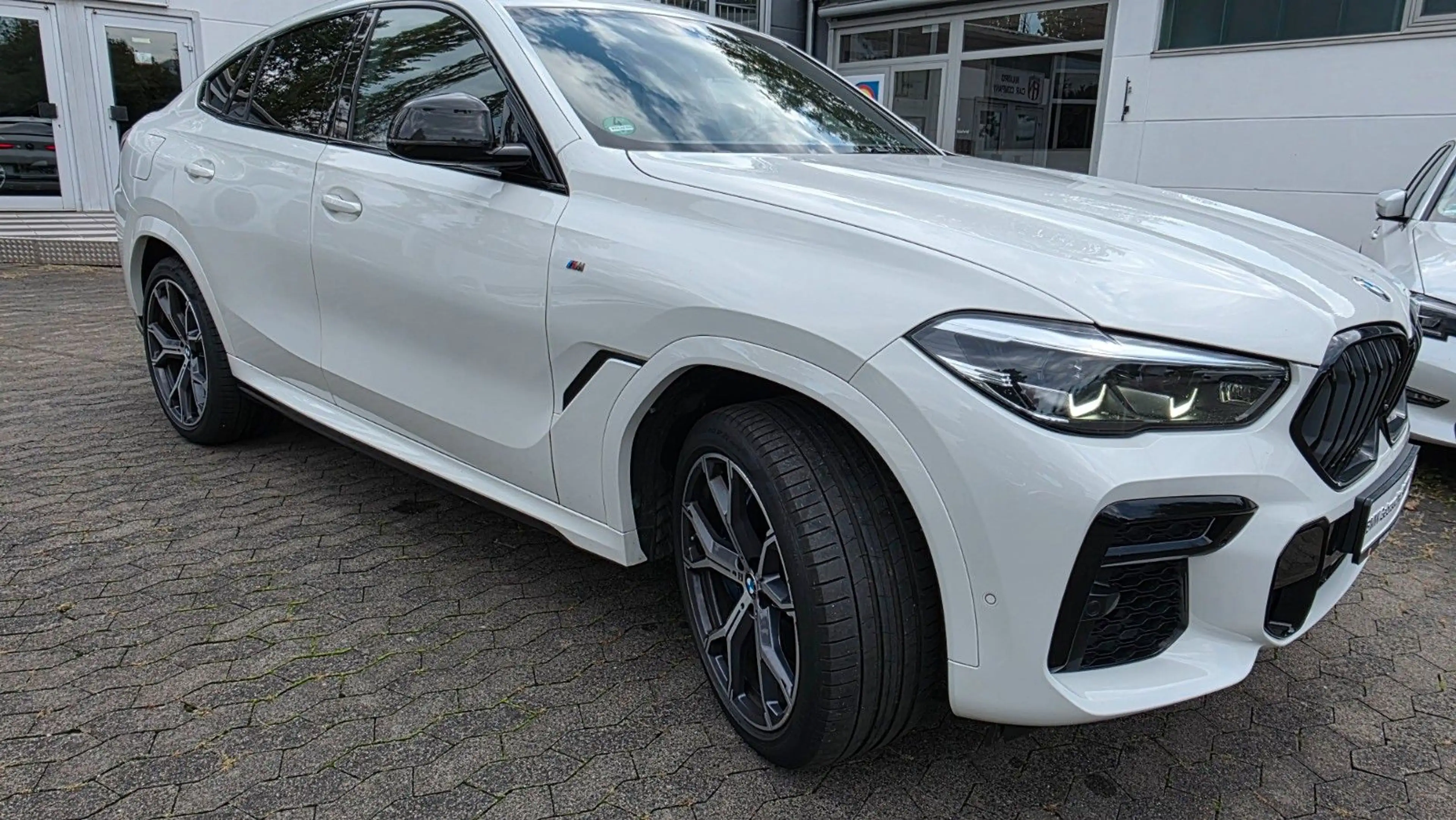 BMW X6 M50 i — photo 2
