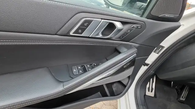 BMW X6 view 14