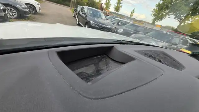 BMW X6 view 18