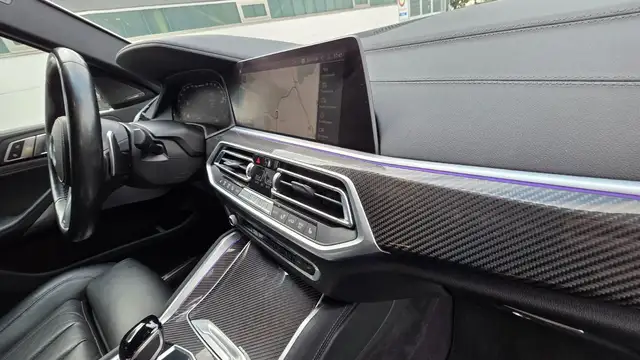BMW X6 view 11