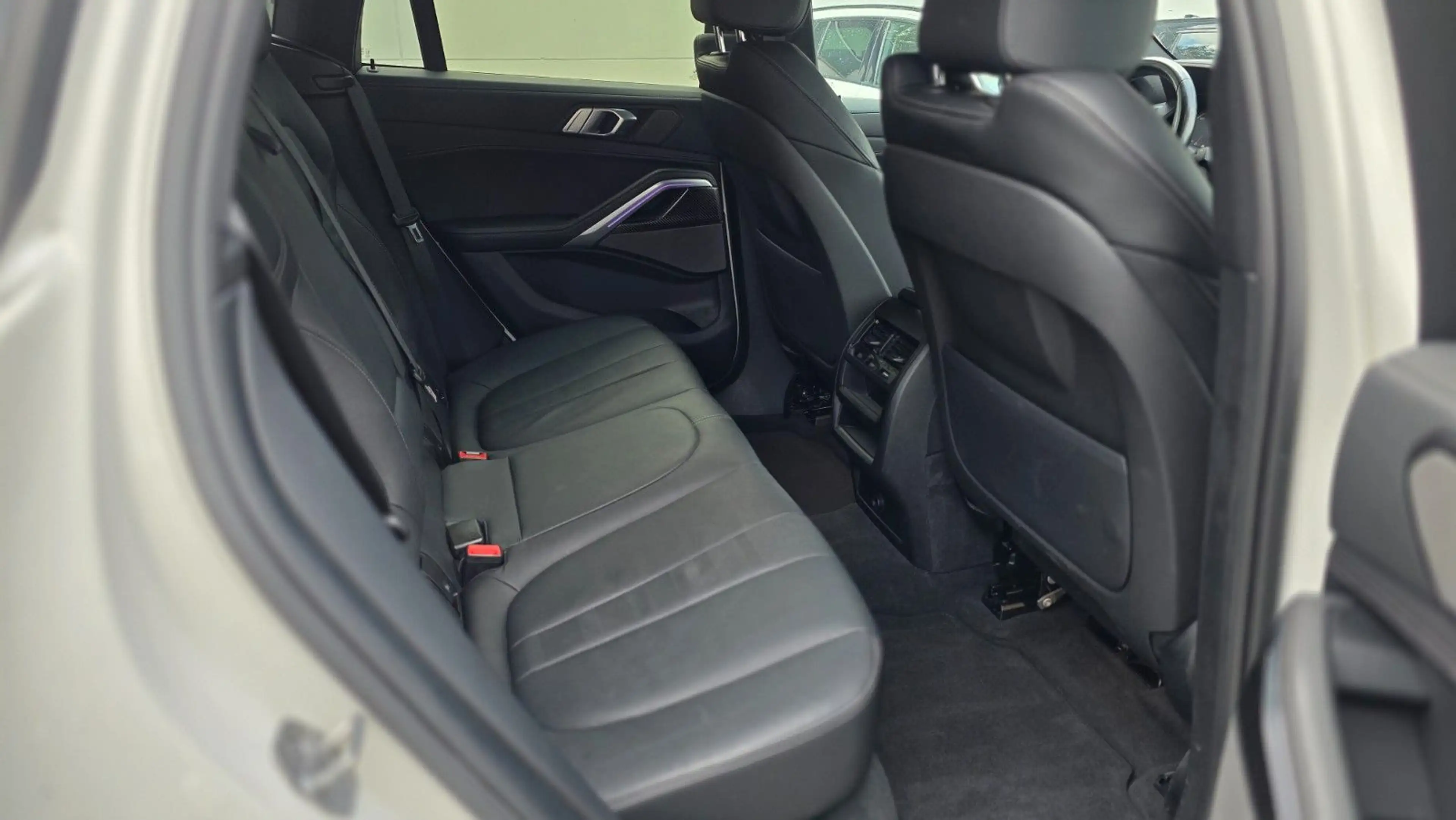 BMW X6 M50 i — photo 8