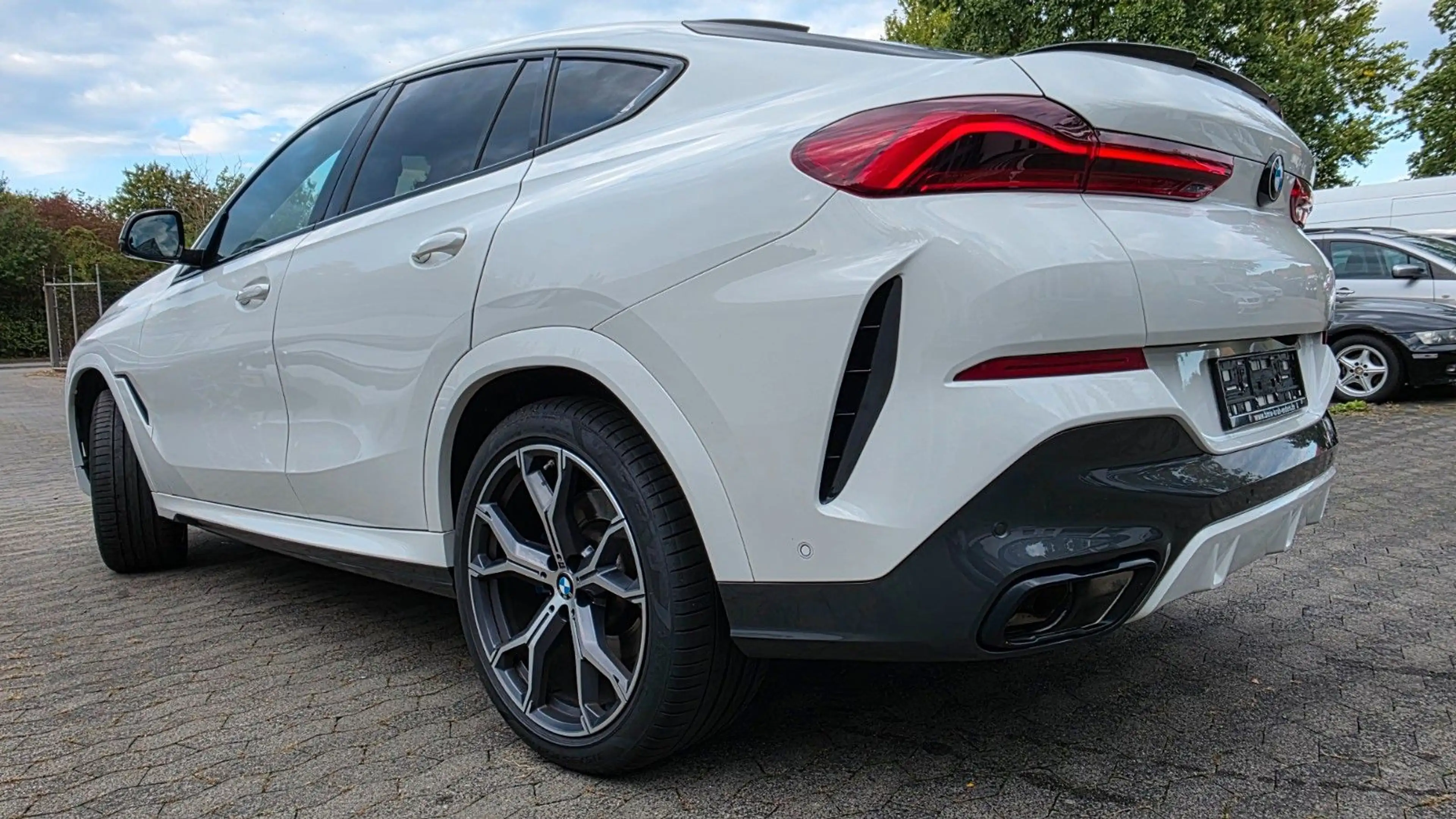 BMW X6 M50 i — photo 4