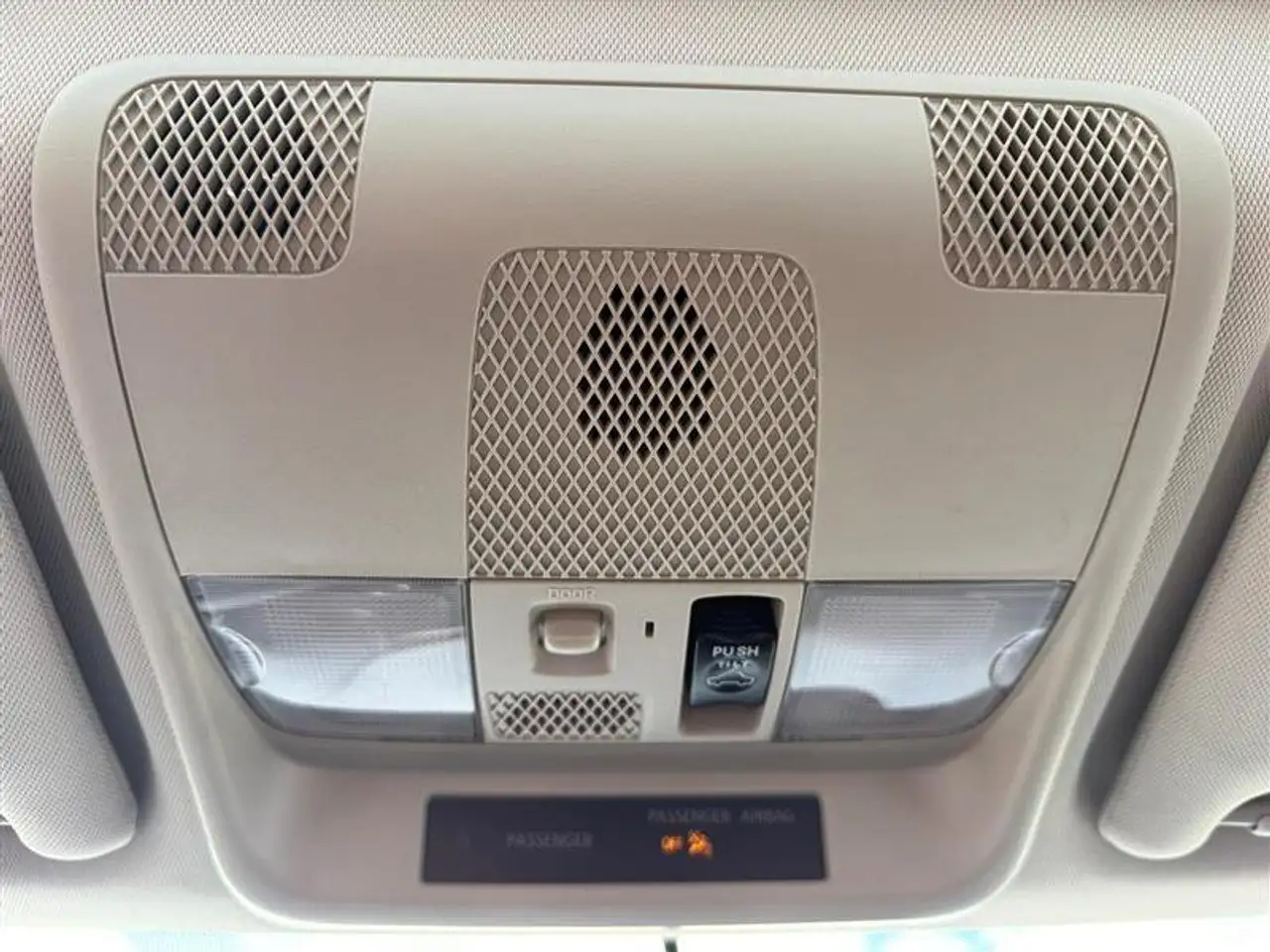 Mitsubishi Outlander снимка Mitsubishi Outlander