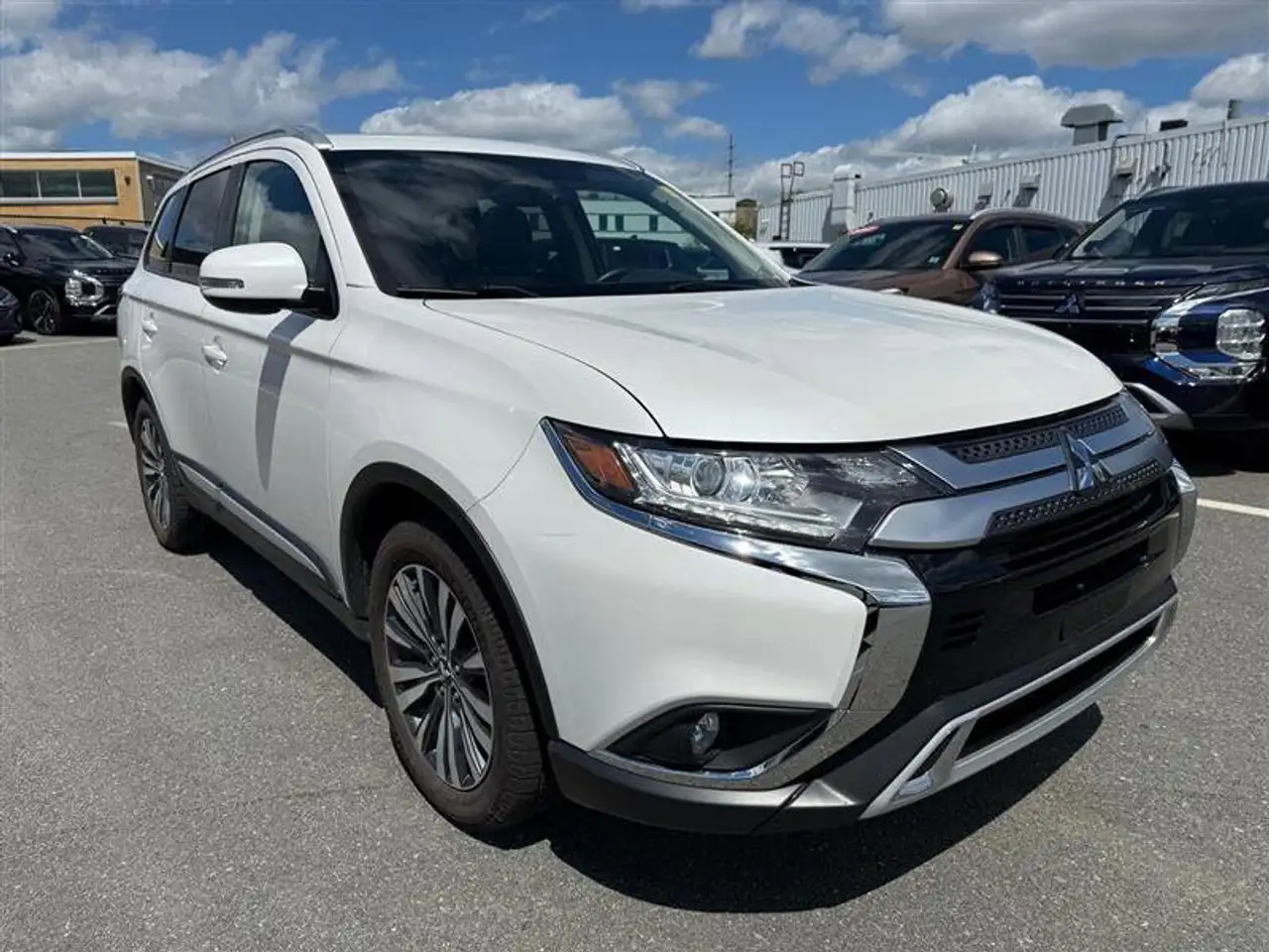 Mitsubishi Outlander снимка Mitsubishi Outlander