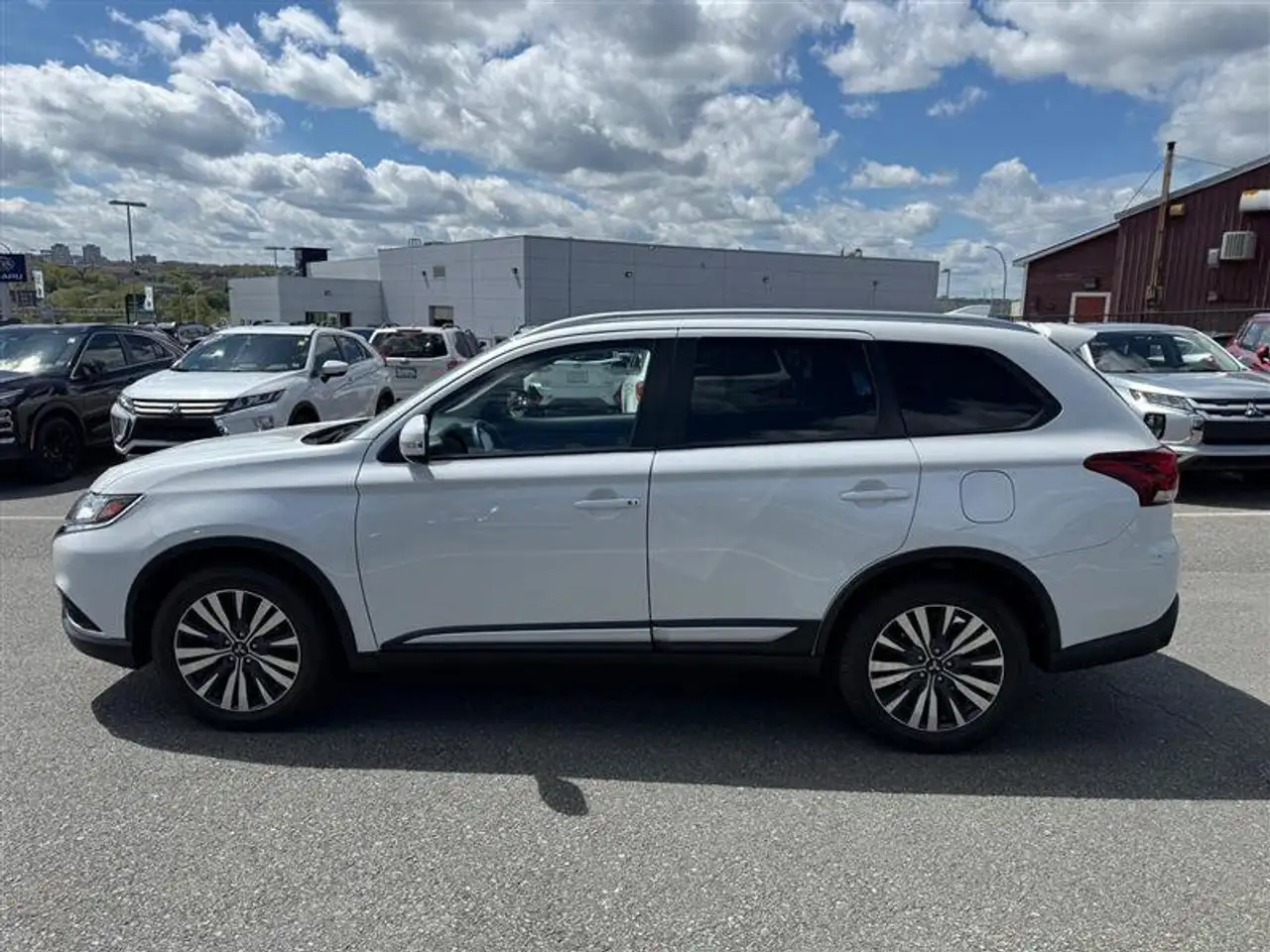 Mitsubishi Outlander снимка Mitsubishi Outlander