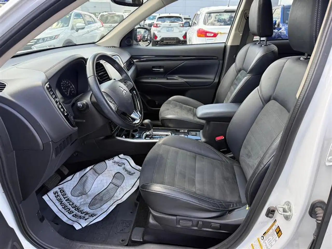 Mitsubishi Outlander снимка Mitsubishi Outlander