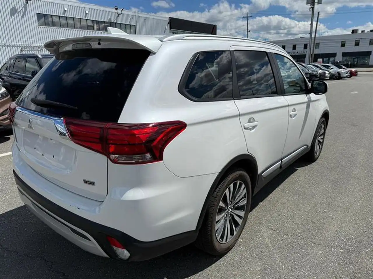 Mitsubishi Outlander снимка Mitsubishi Outlander