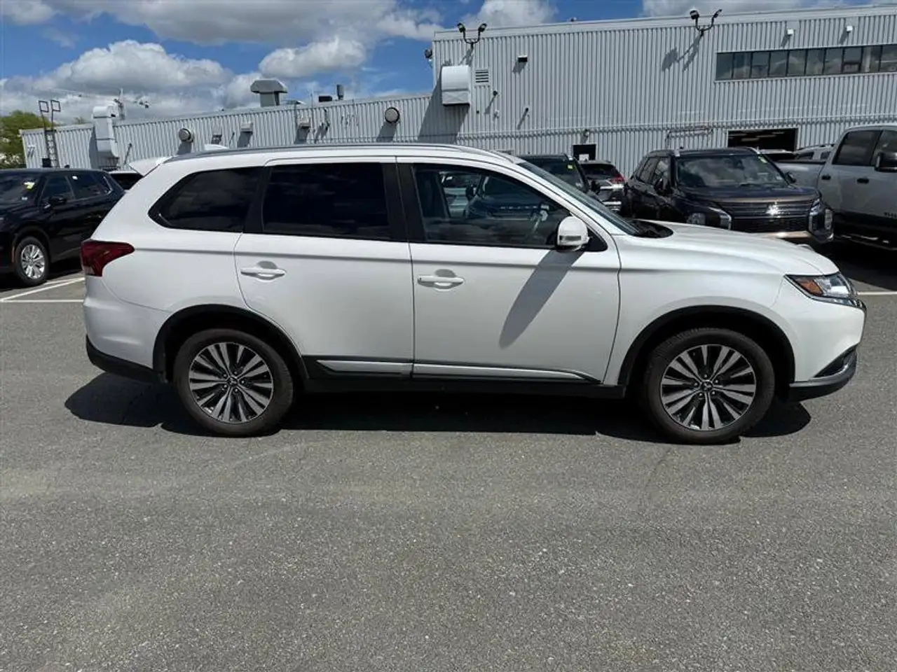 Mitsubishi Outlander снимка Mitsubishi Outlander