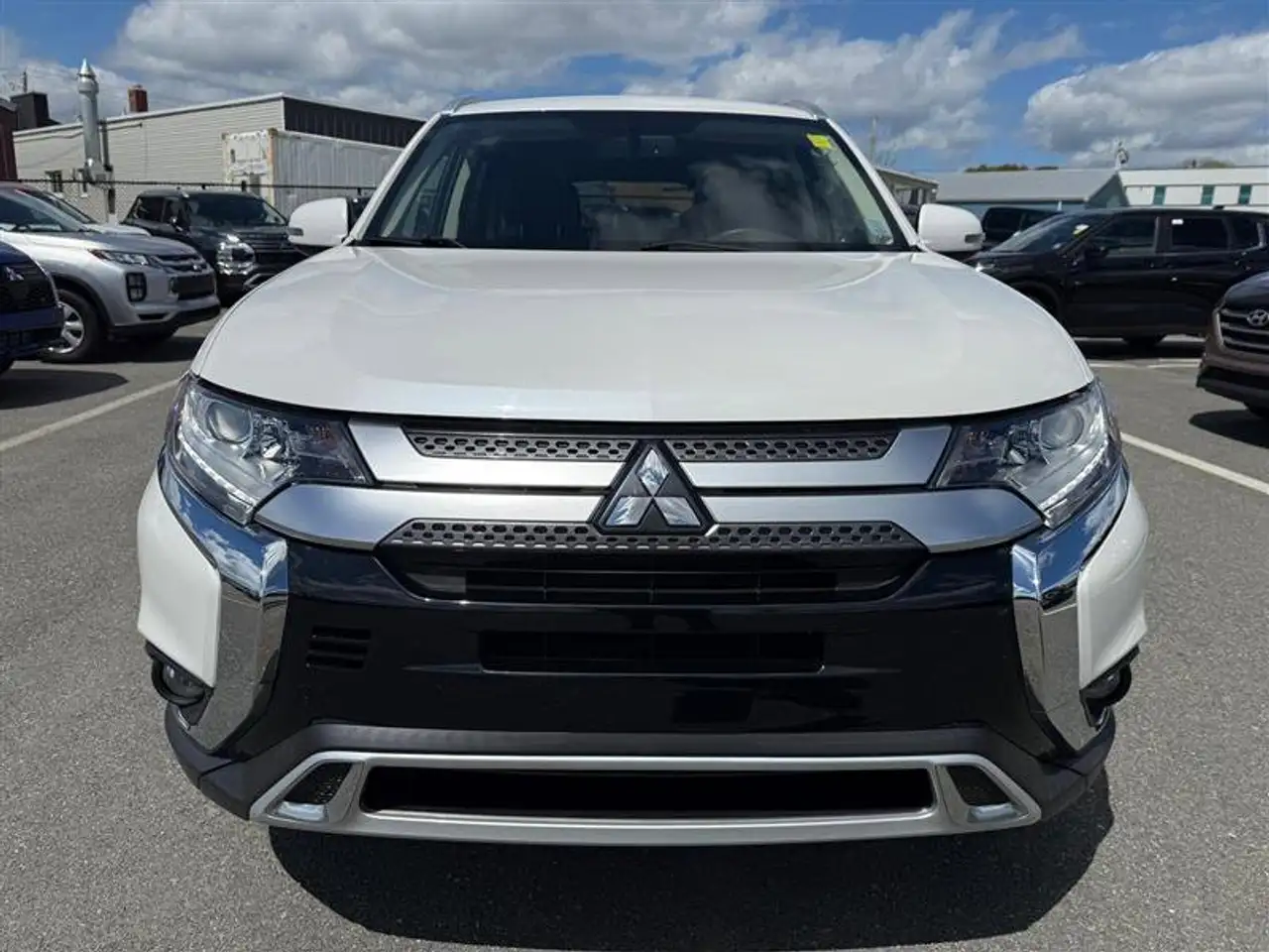 Mitsubishi Outlander снимка Mitsubishi Outlander