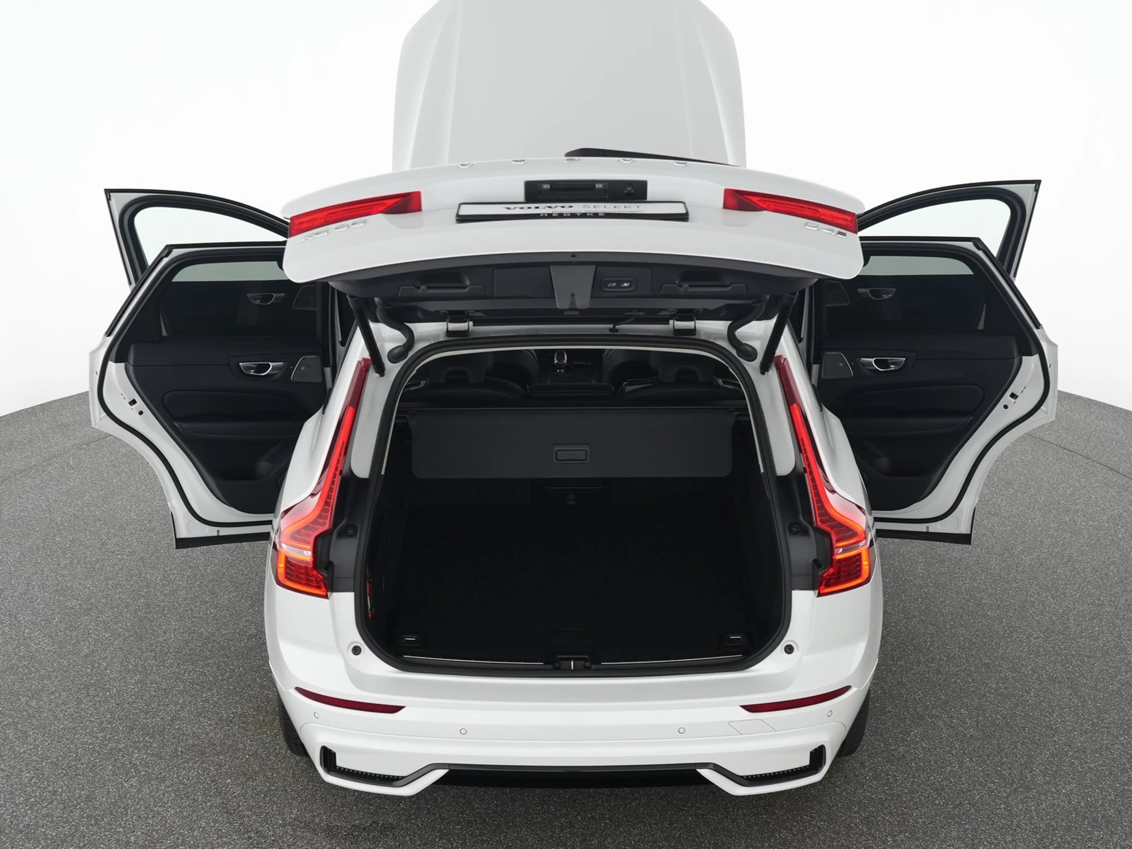 Volvo XC60 B4 Diesel AWD Geartronic Ultimate Dark — photo 14