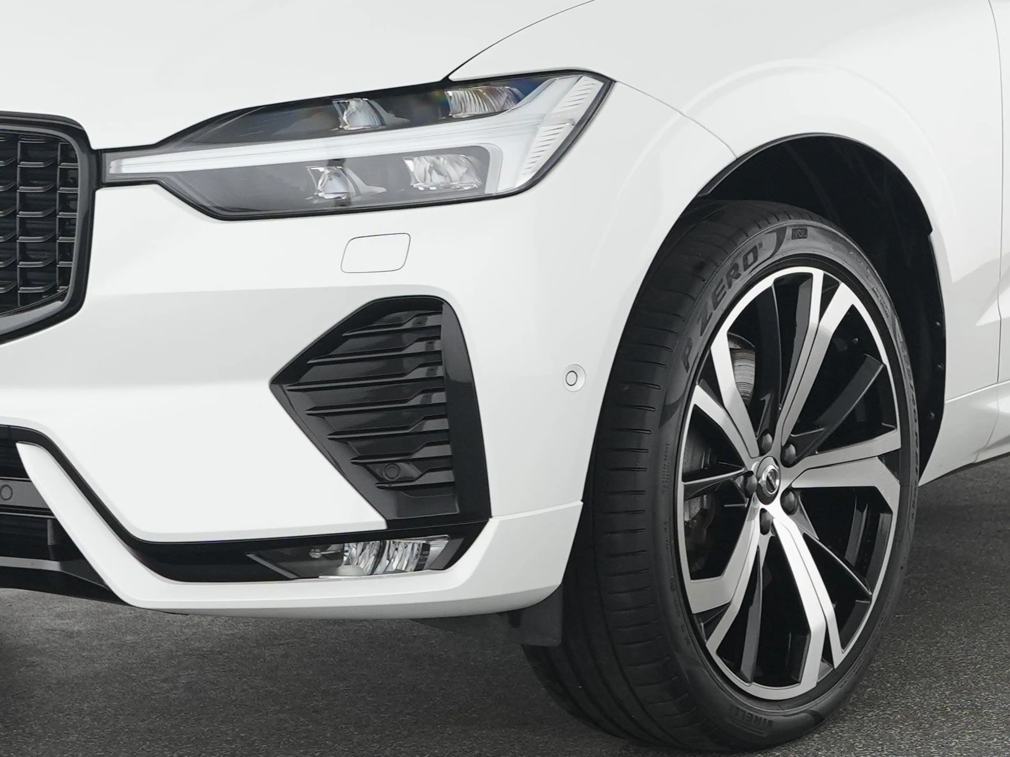 Volvo XC60 B4 Diesel AWD Geartronic Ultimate Dark — photo 9