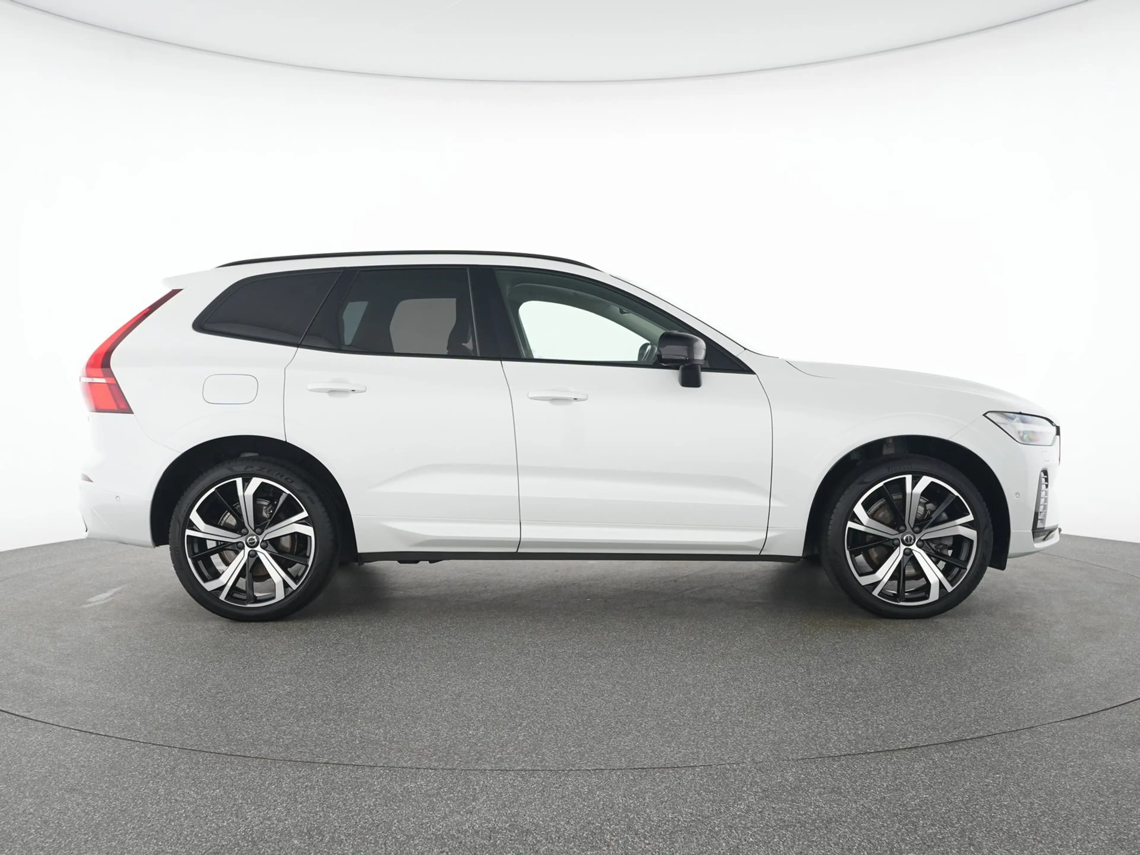 Volvo XC60 B4 Diesel AWD Geartronic Ultimate Dark — photo 12