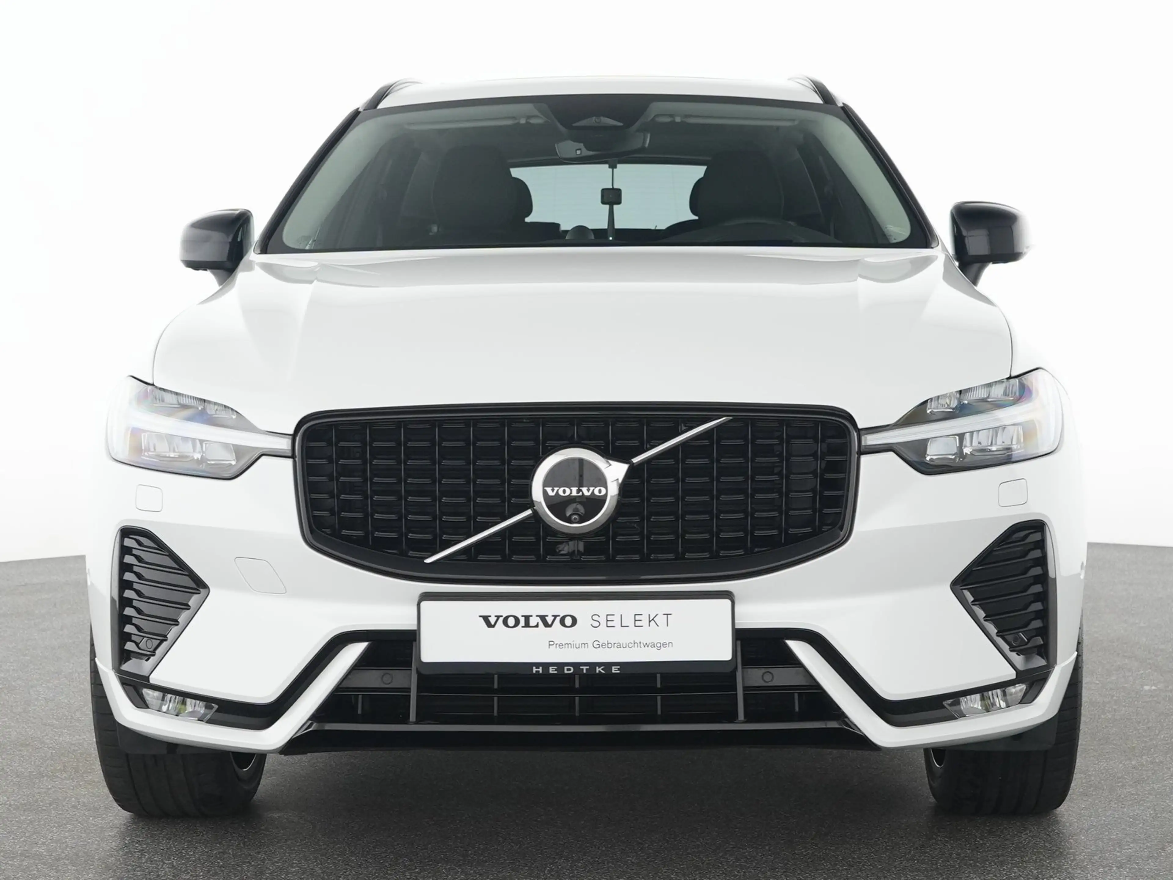 Volvo XC60 B4 Diesel AWD Geartronic Ultimate Dark — photo 15