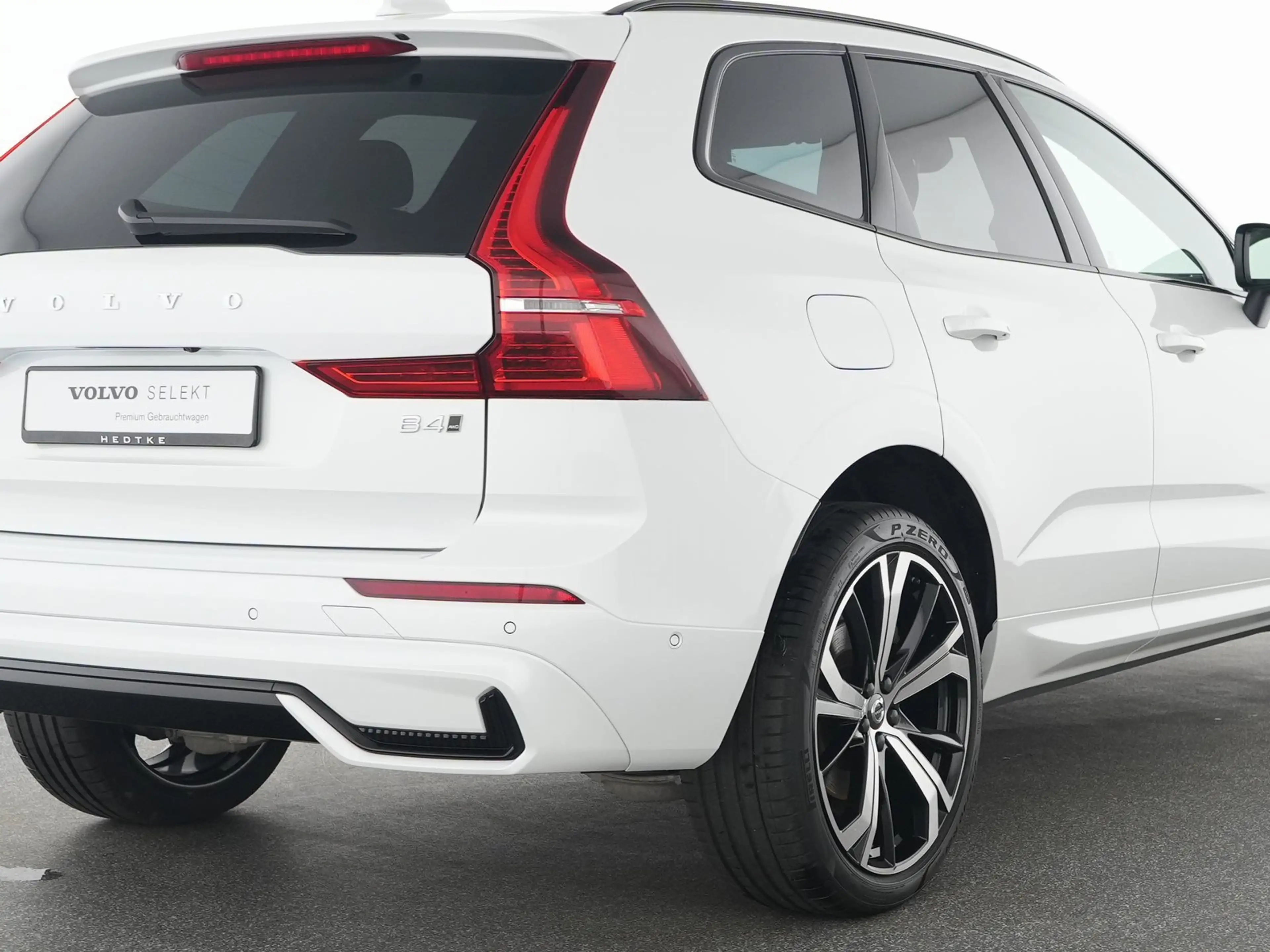 Volvo XC60 B4 Diesel AWD Geartronic Ultimate Dark — photo 10
