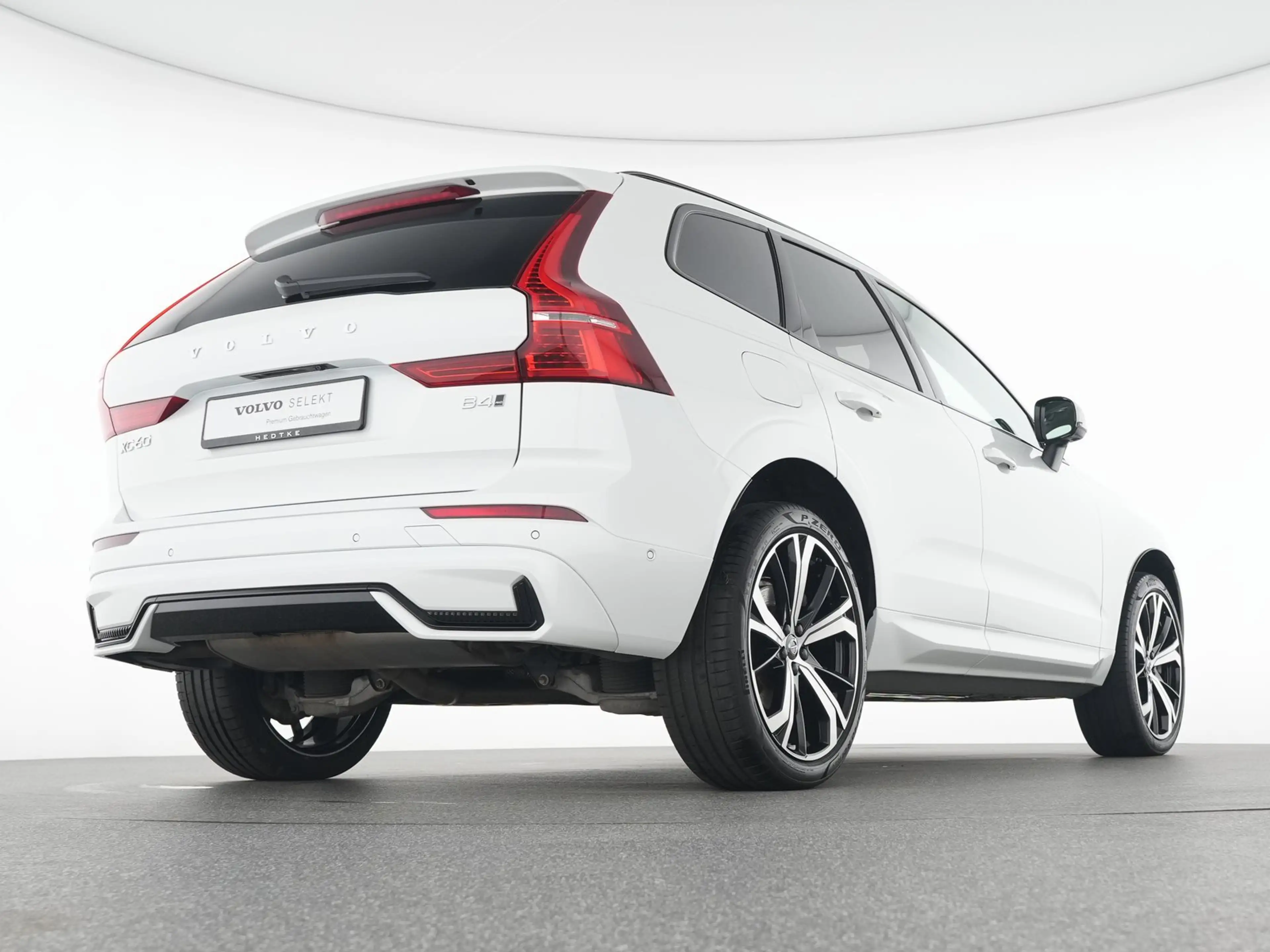 Volvo XC60 B4 Diesel AWD Geartronic Ultimate Dark — photo 8