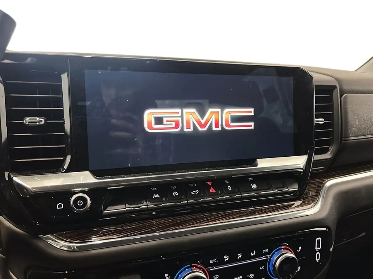 GMC Sierra 1500 снимка GMC Sierra 1500