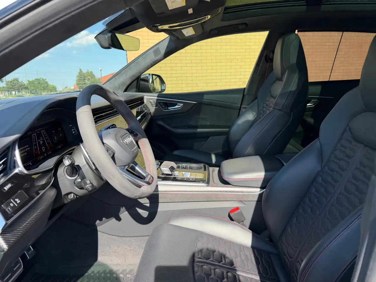 Audi RS Q8 снимка Audi RS Q8
