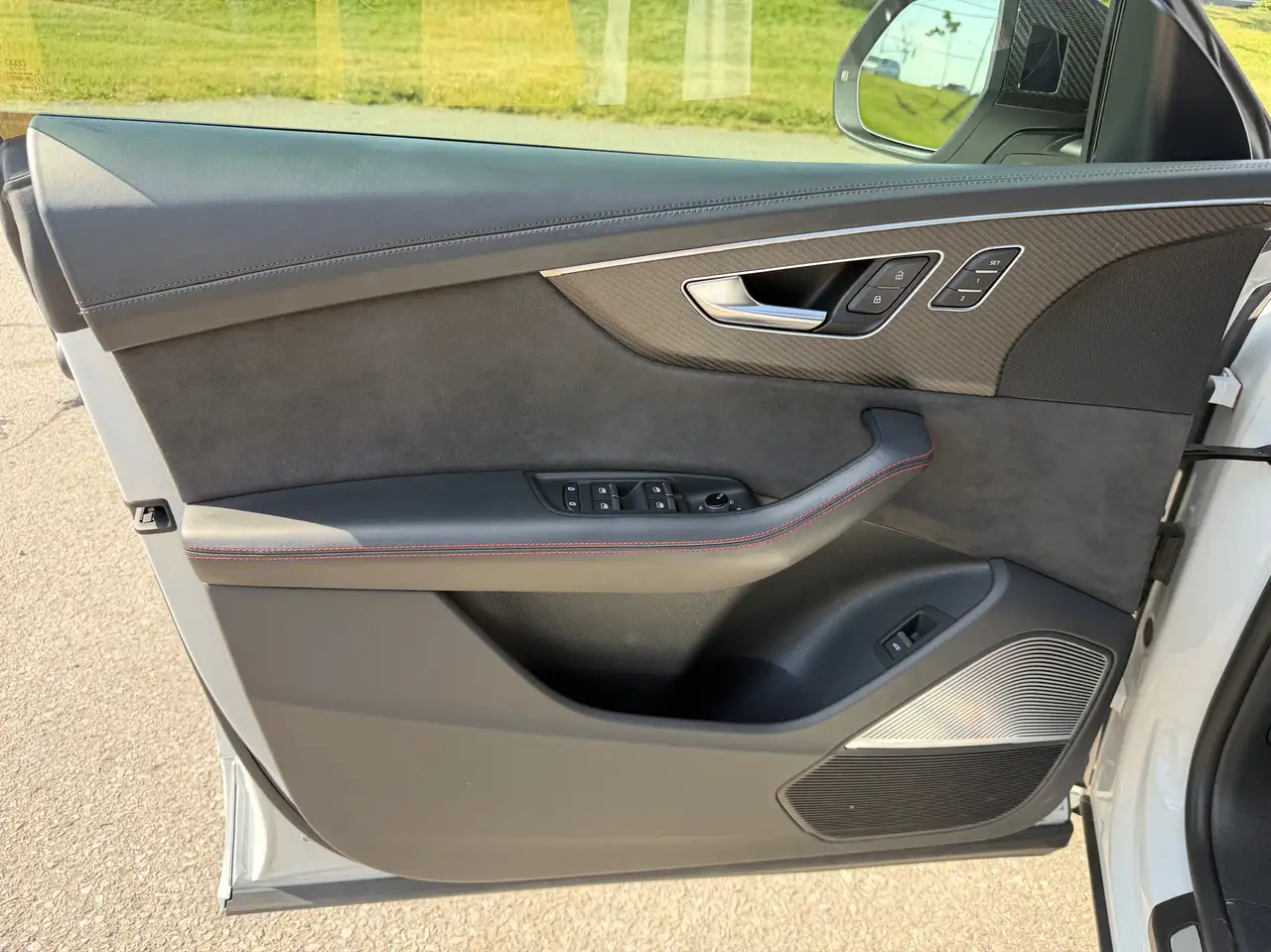 Audi RS Q8 снимка Audi RS Q8