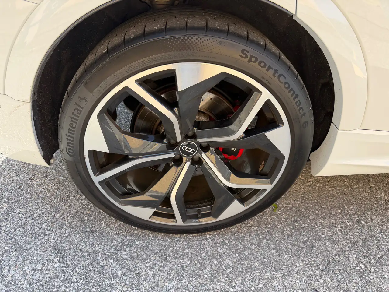 Audi RS Q8 снимка Audi RS Q8