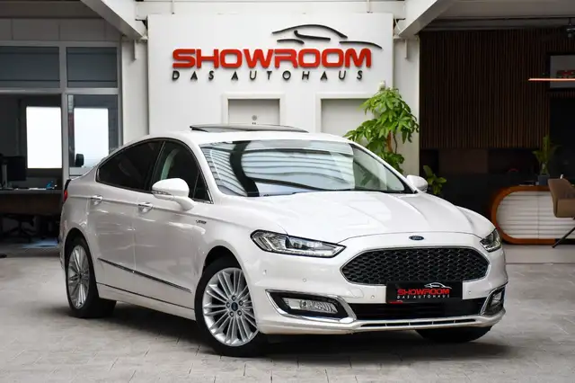 Ford Mondeo view 2