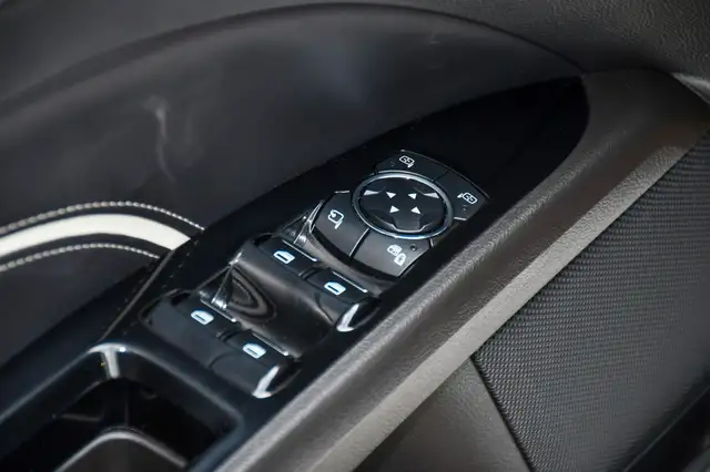 Ford Mondeo view 7