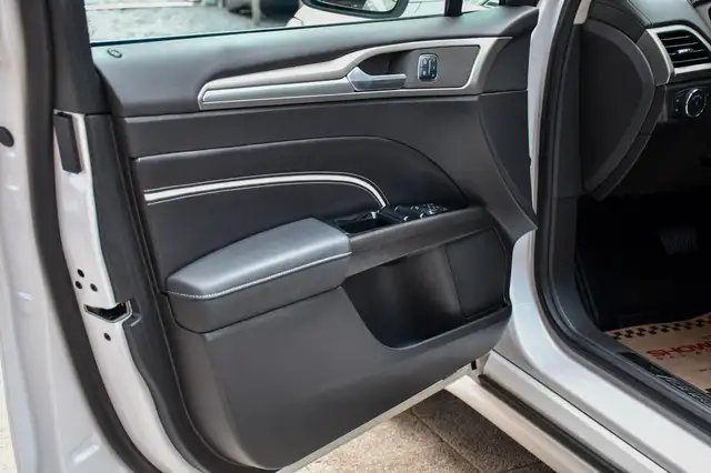 Ford Mondeo view 6