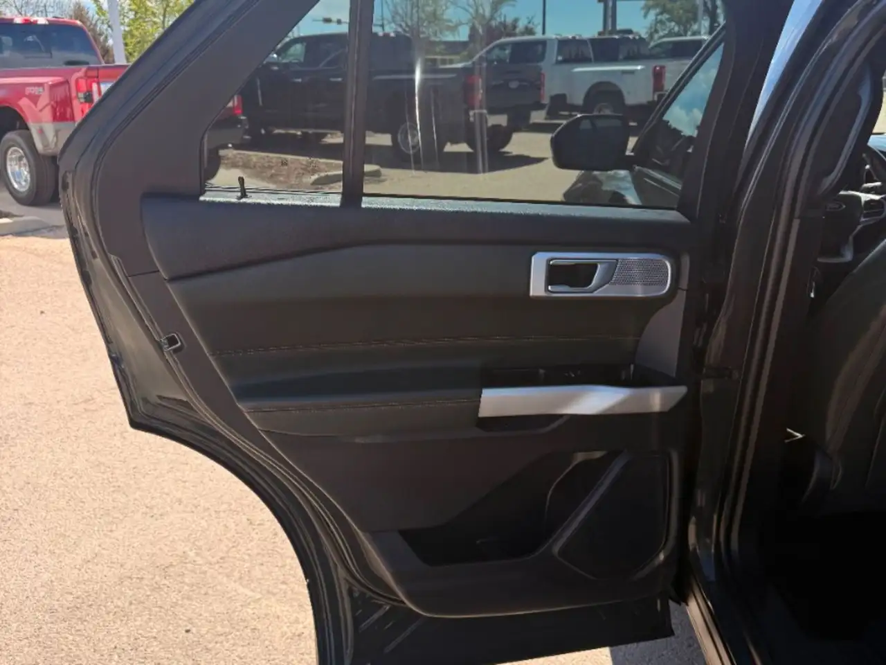 Ford Explorer снимка Ford Explorer