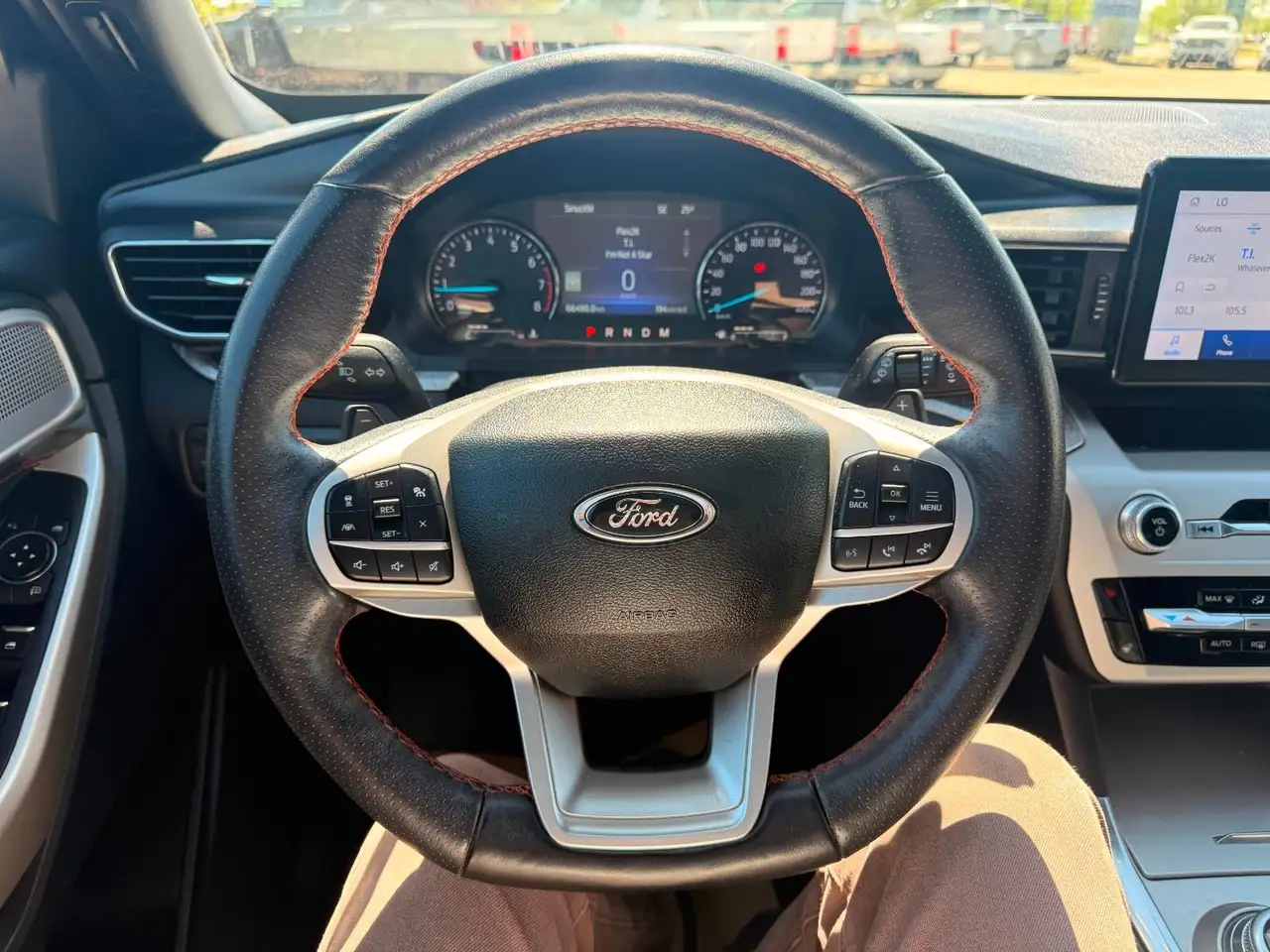 Ford Explorer снимка Ford Explorer