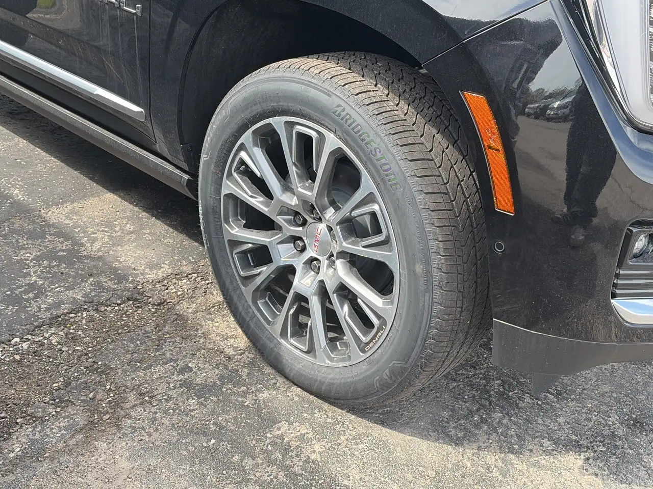 GMC Yukon снимка GMC Yukon