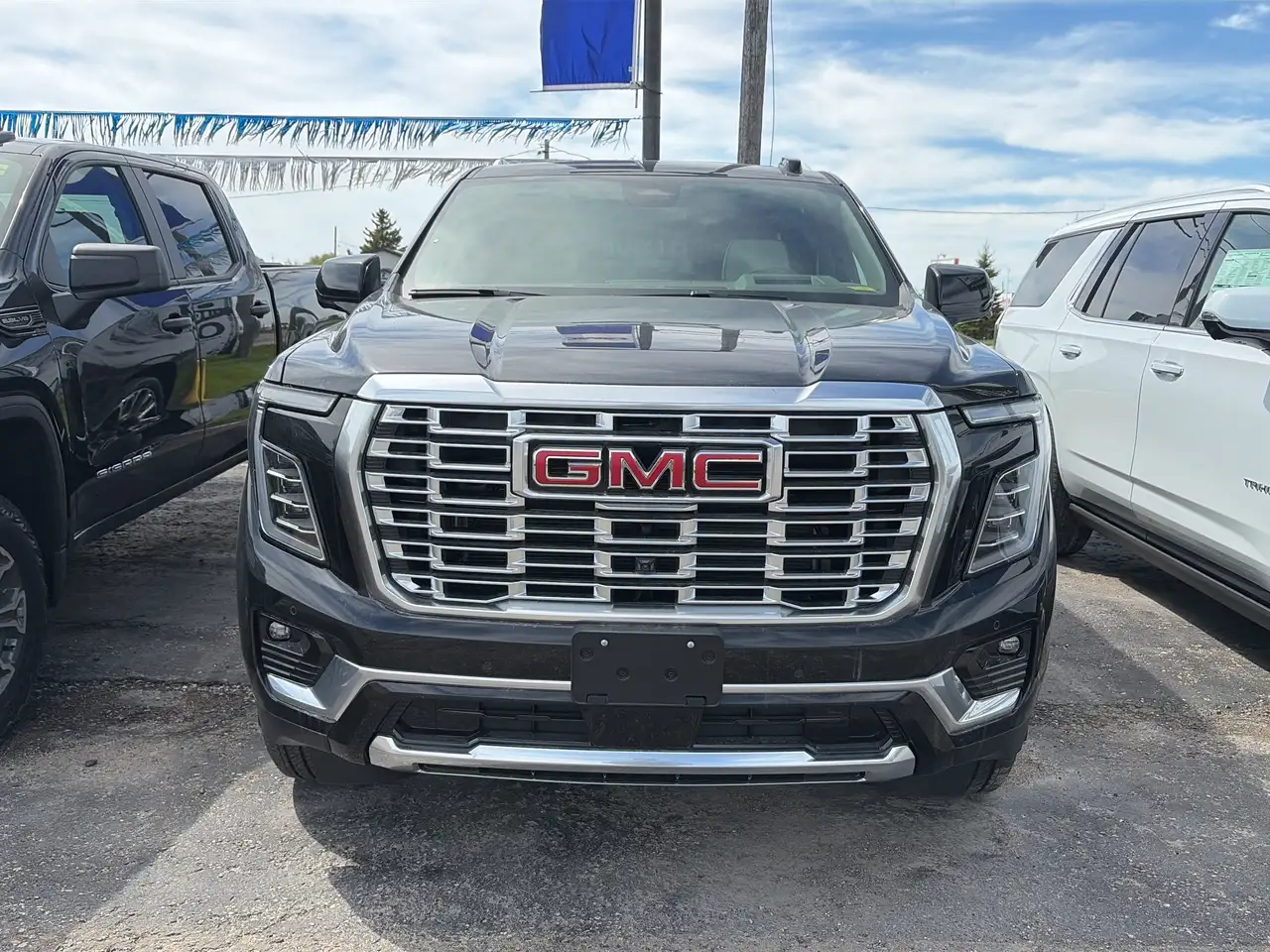 GMC Yukon снимка GMC Yukon