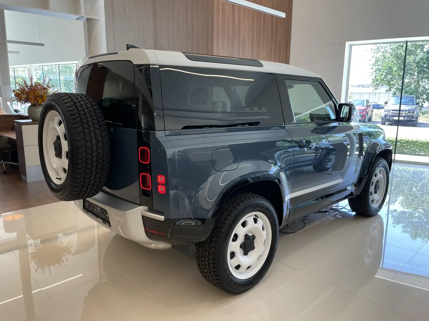 Land Rover Defender 90 D200 S AWD Auto. 25.5MY Bleu - 2