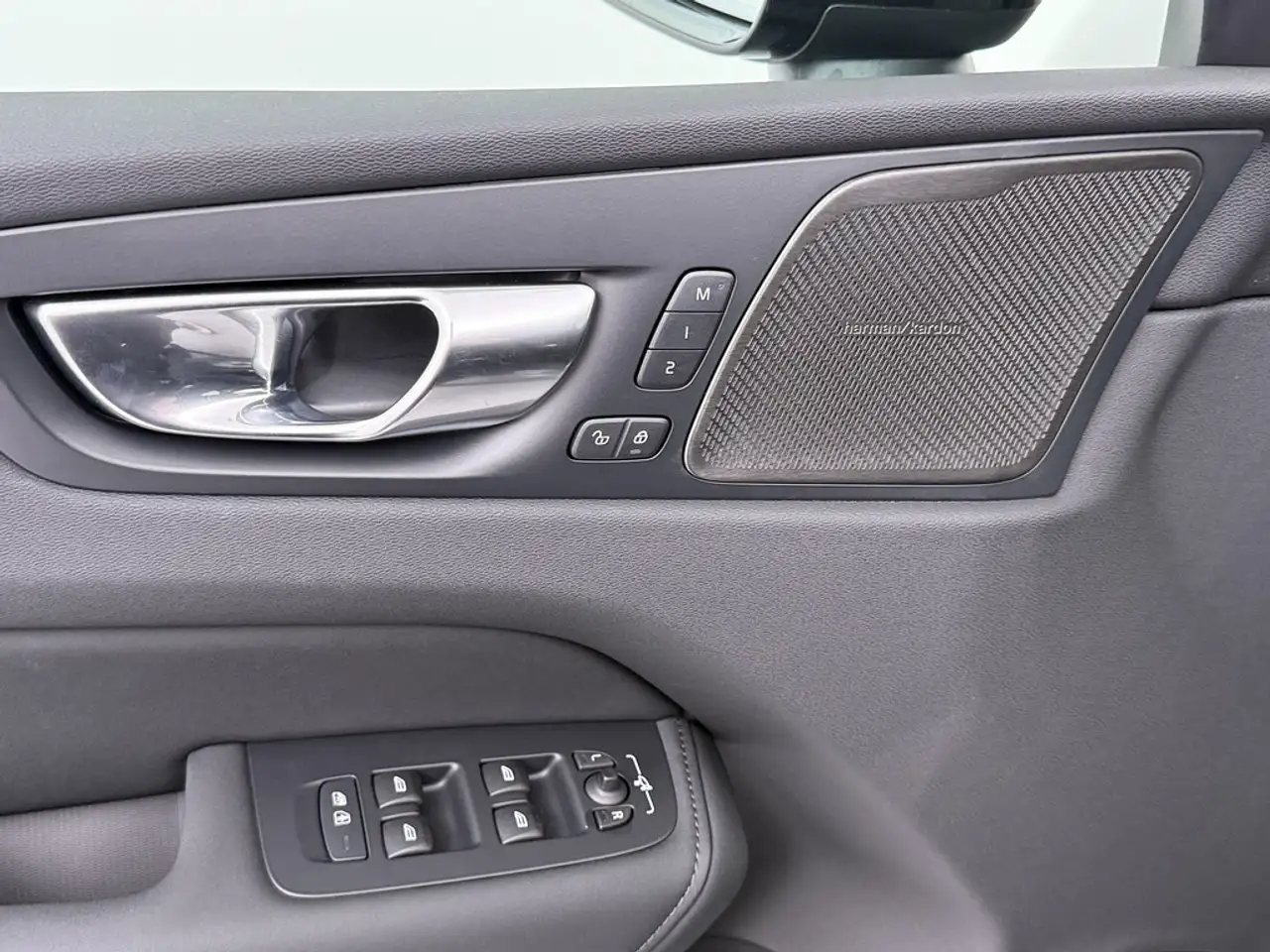 Volvo XC60 2026 — фото 13