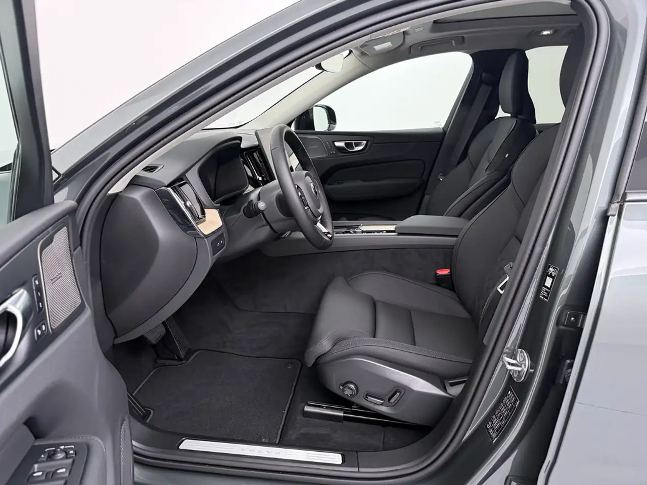 Volvo XC60 2026 — фото 12