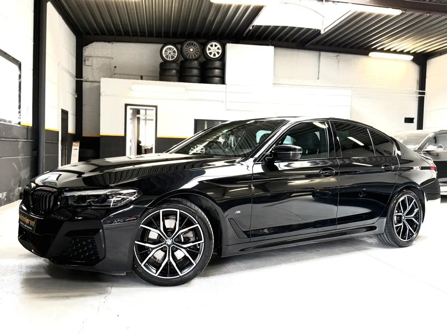 BMW 520 520iA PACK M 184CV 40.000KM !!! Zwart - 2