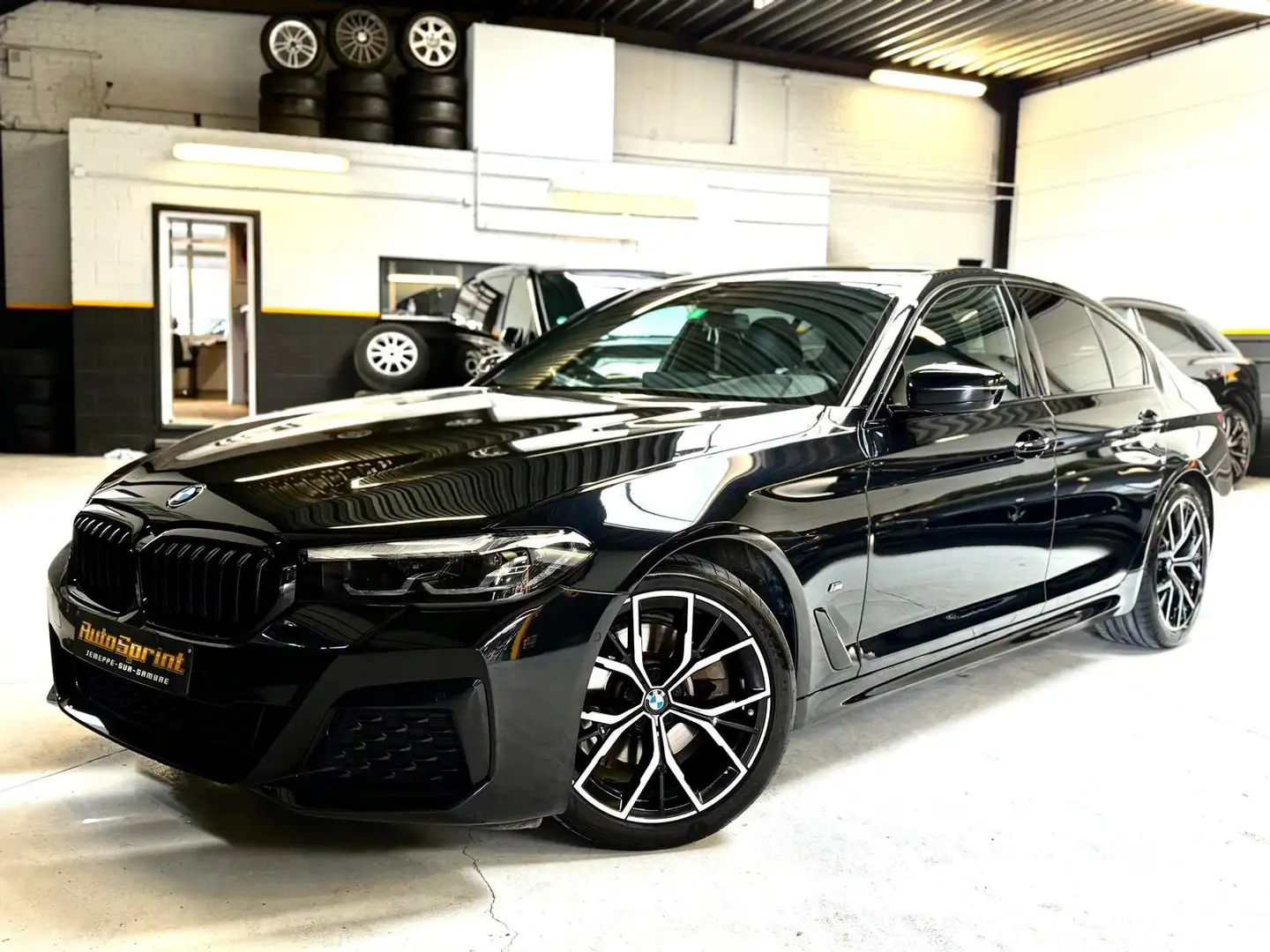 BMW 520 520iA PACK M 184CV 40.000KM !!! Zwart - 1