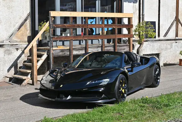 Ferrari SF90 Spider Lift/Carbonsitze/JBL/Sofort/Deutsch!