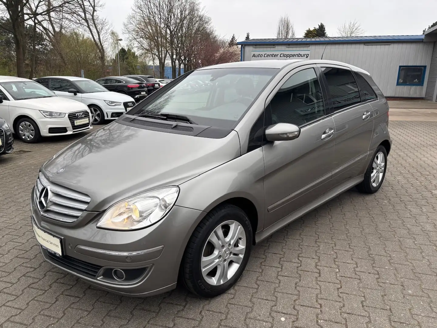Mercedes-Benz B 200 CDI Automatik Grau - 1