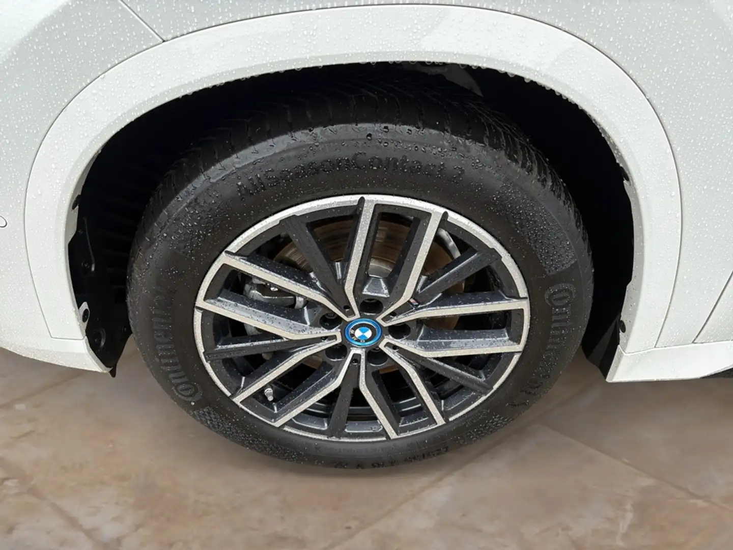 BMW iX1 xDrive30 M Sportpaket + GARANTIE-bis-09.2028 Blanc - 2