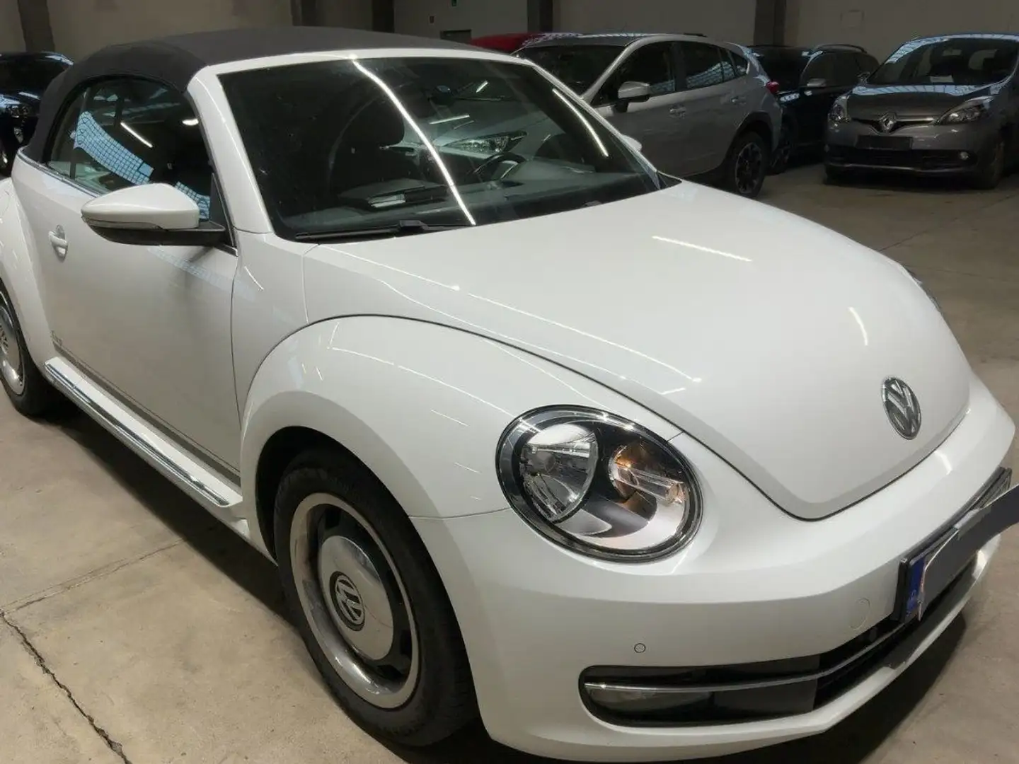 Volkswagen Maggiolino Cabrio 2.0 TDI Cup BlueMotion Technology Bílá - 2