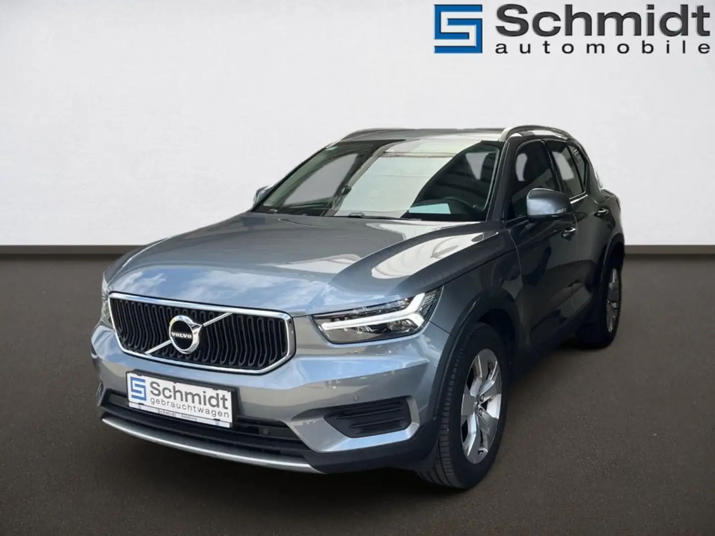 Volvo XC40 T4 AWD Momentum Geartronic Grau - 1