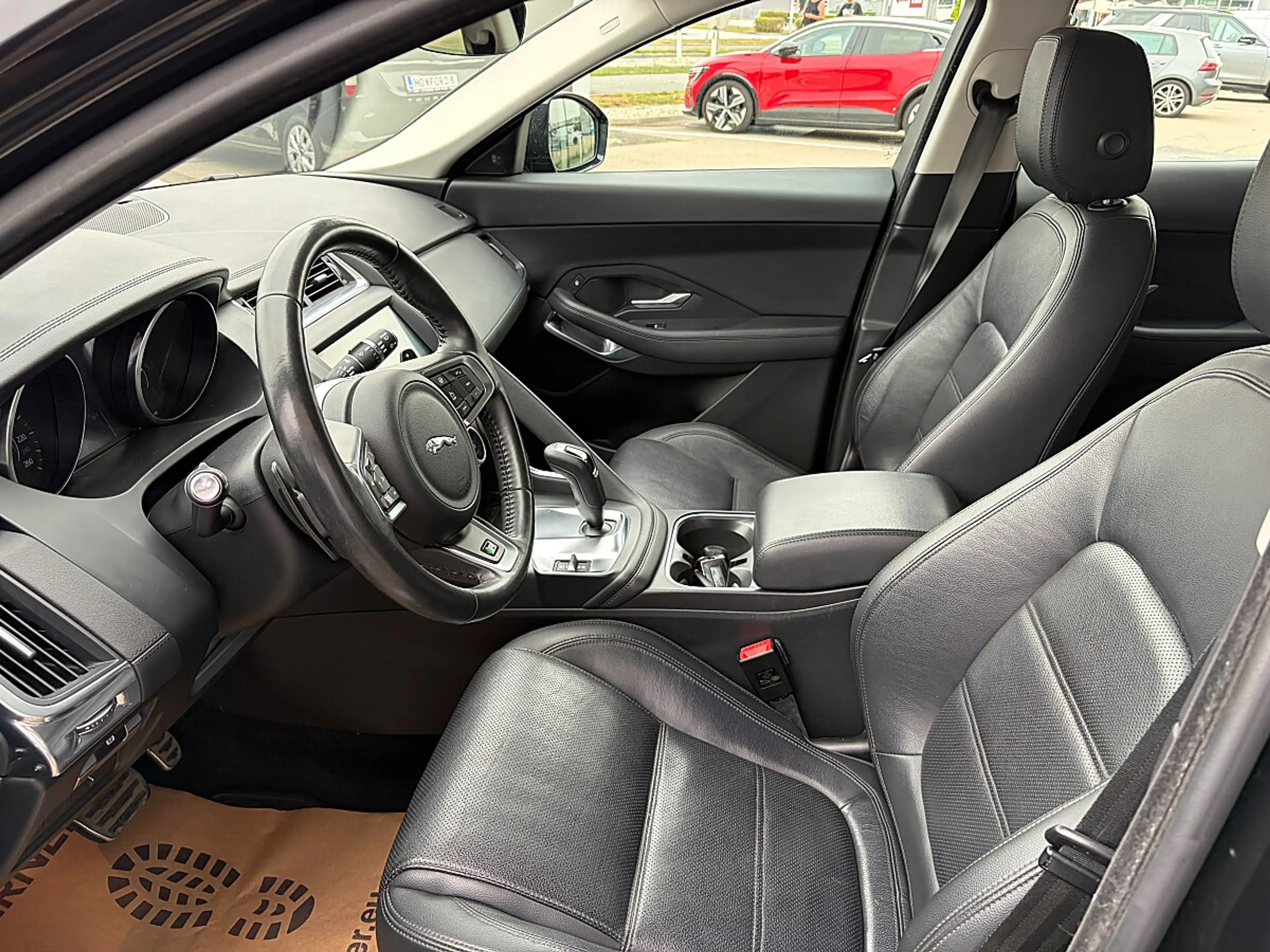 Jaguar E-Pace 2.0DI4 D180 S AWD Aut. — photo 14