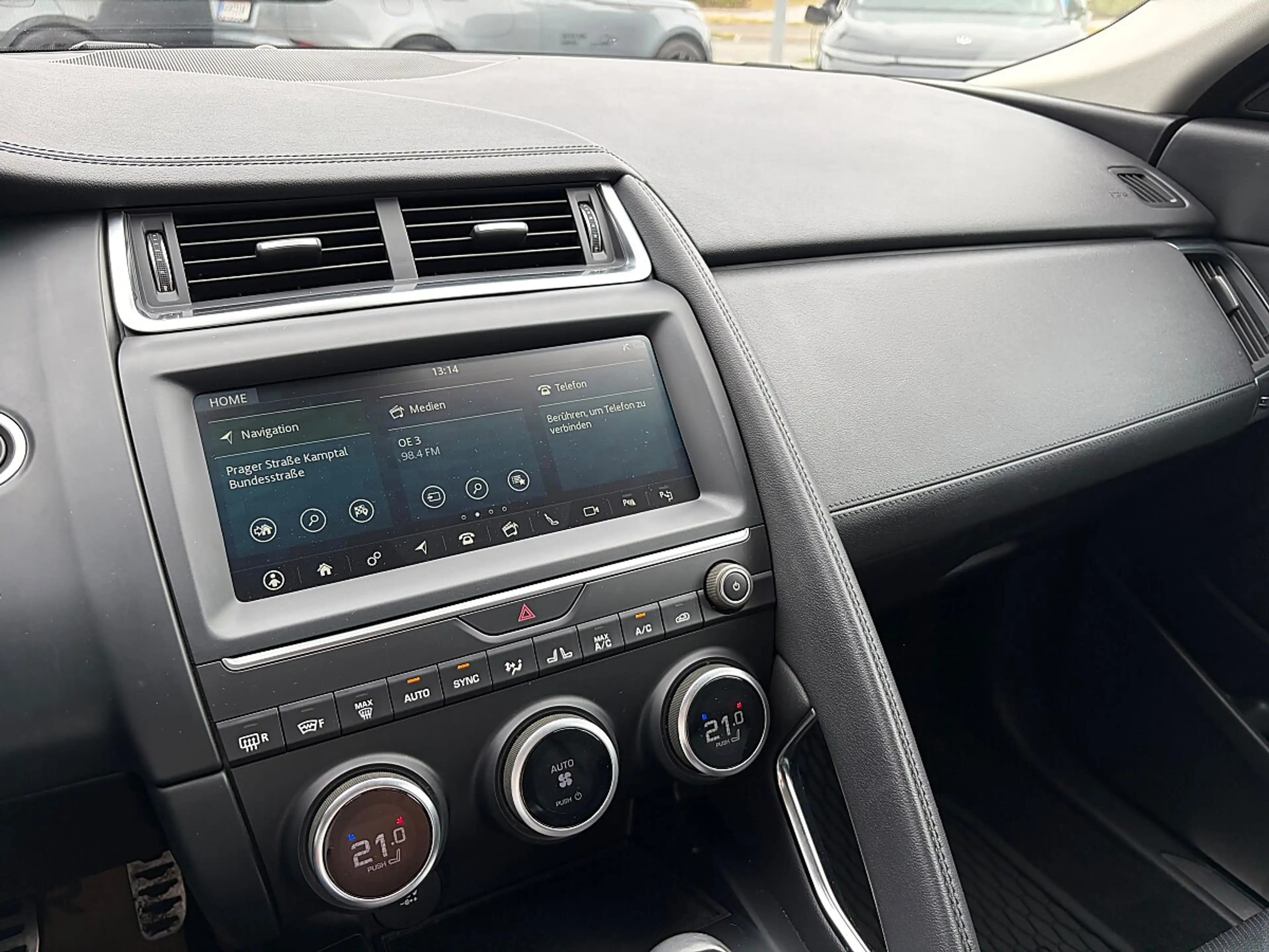 Jaguar E-Pace 2.0DI4 D180 S AWD Aut. — photo 6