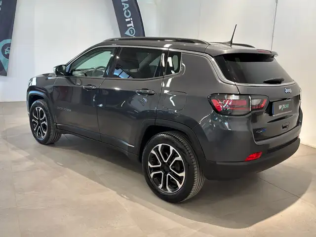 Jeep Compass view 6