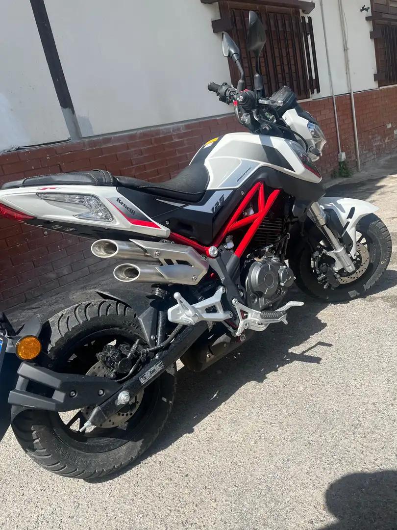 Benelli TNT 125 2023 Blanco - 1