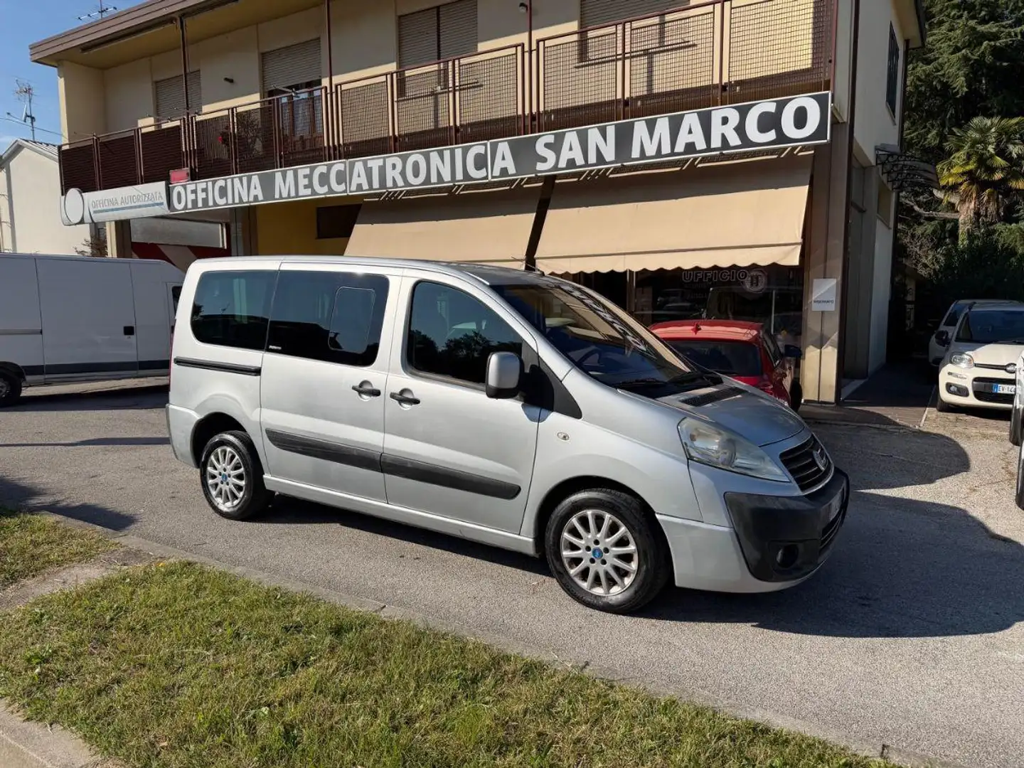 Fiat Scudo 2.0 MJT/136 DPF PL Combi 8 posti Сірий - 1