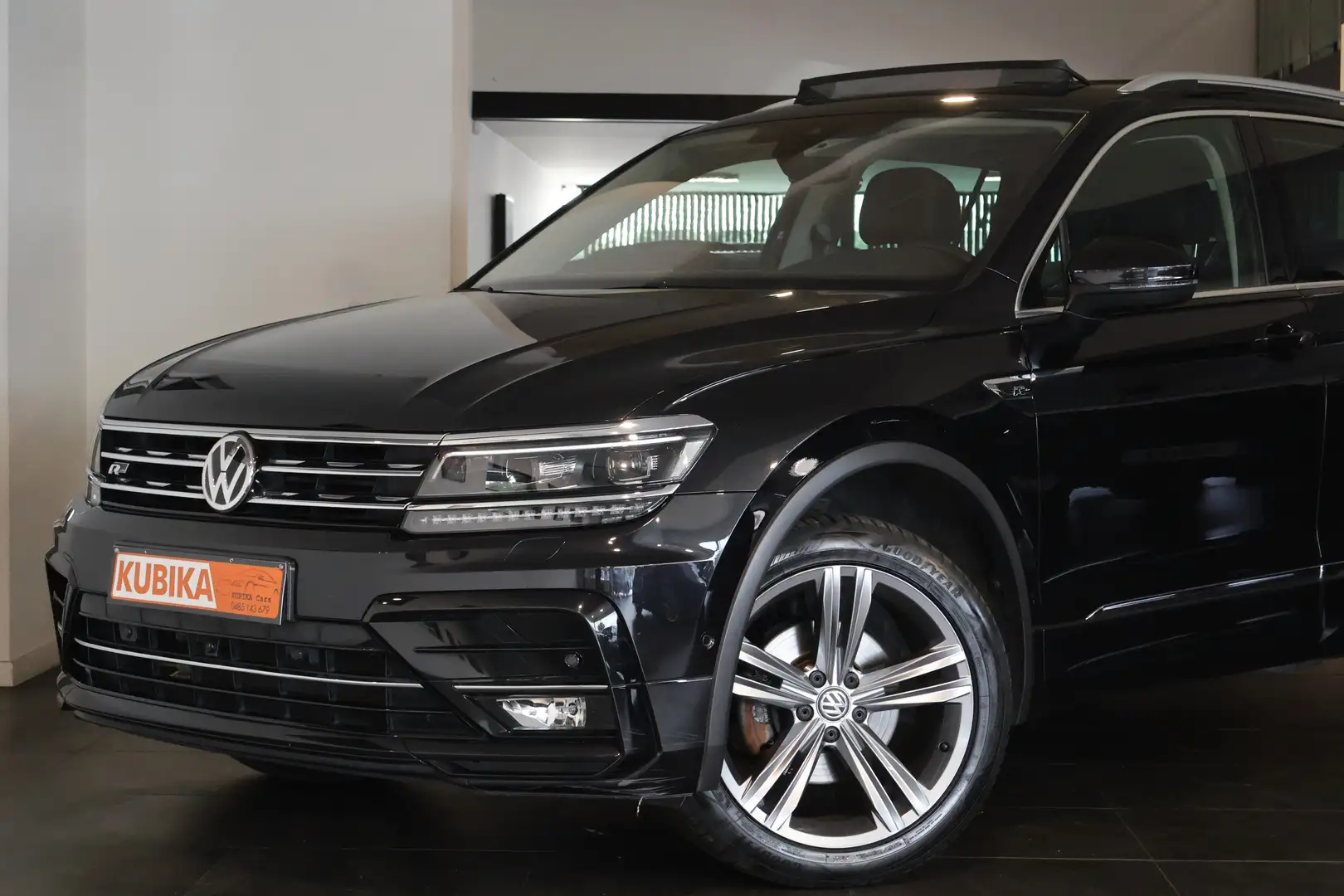 Volkswagen Tiguan 2.0 TDI 4Motion R-Line Pano ACC TrekH Garantie* Black - 2