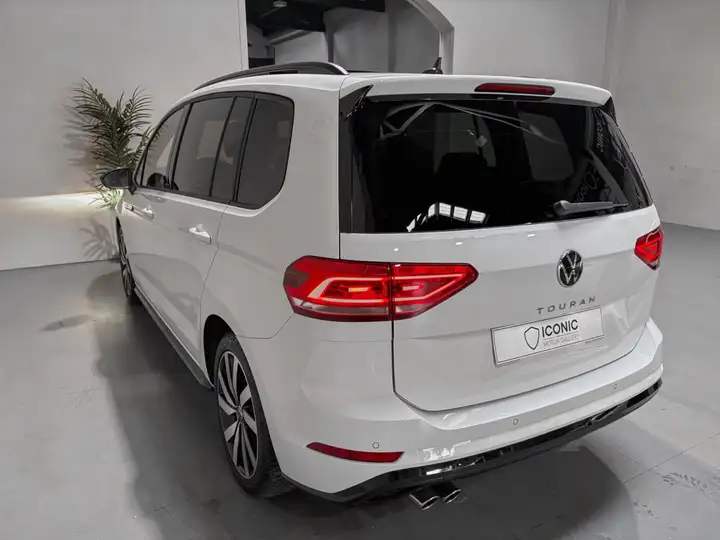 Volkswagen Touran 2025, foto 8